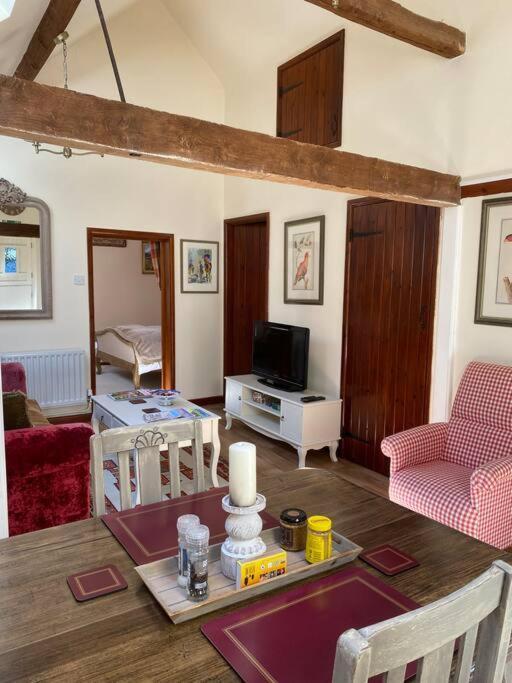 The Grooms Loft Self Contained Apartment Milton Abbas Eksteriør billede